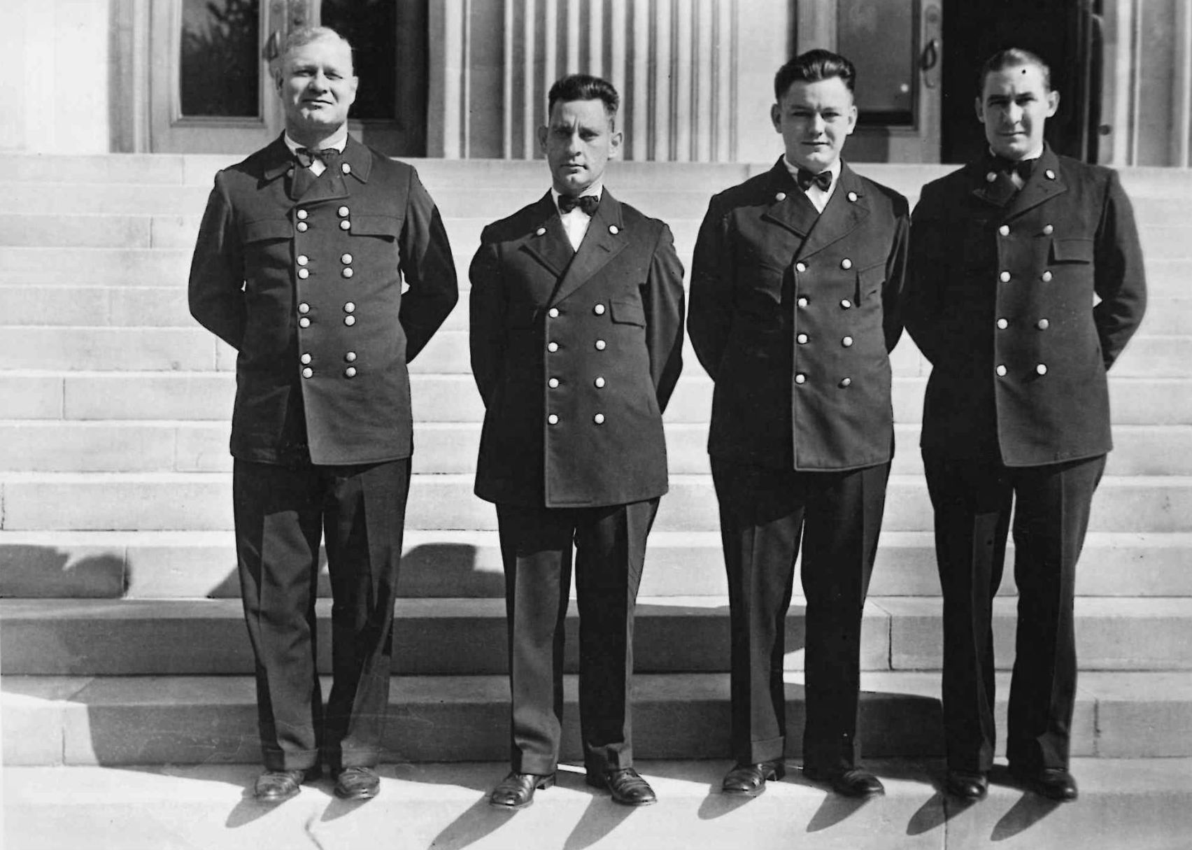 1932